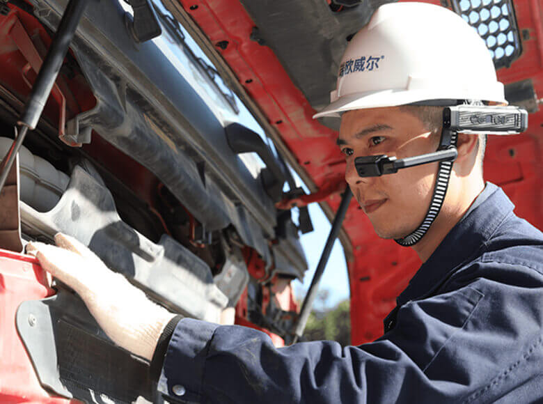 Auto mechanic with wearable headset